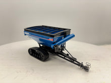 1/64 Kinze 1051 Tracked Grain Cart