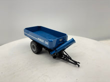 1/64 Kinze 1305 Wheeled Grain Cart