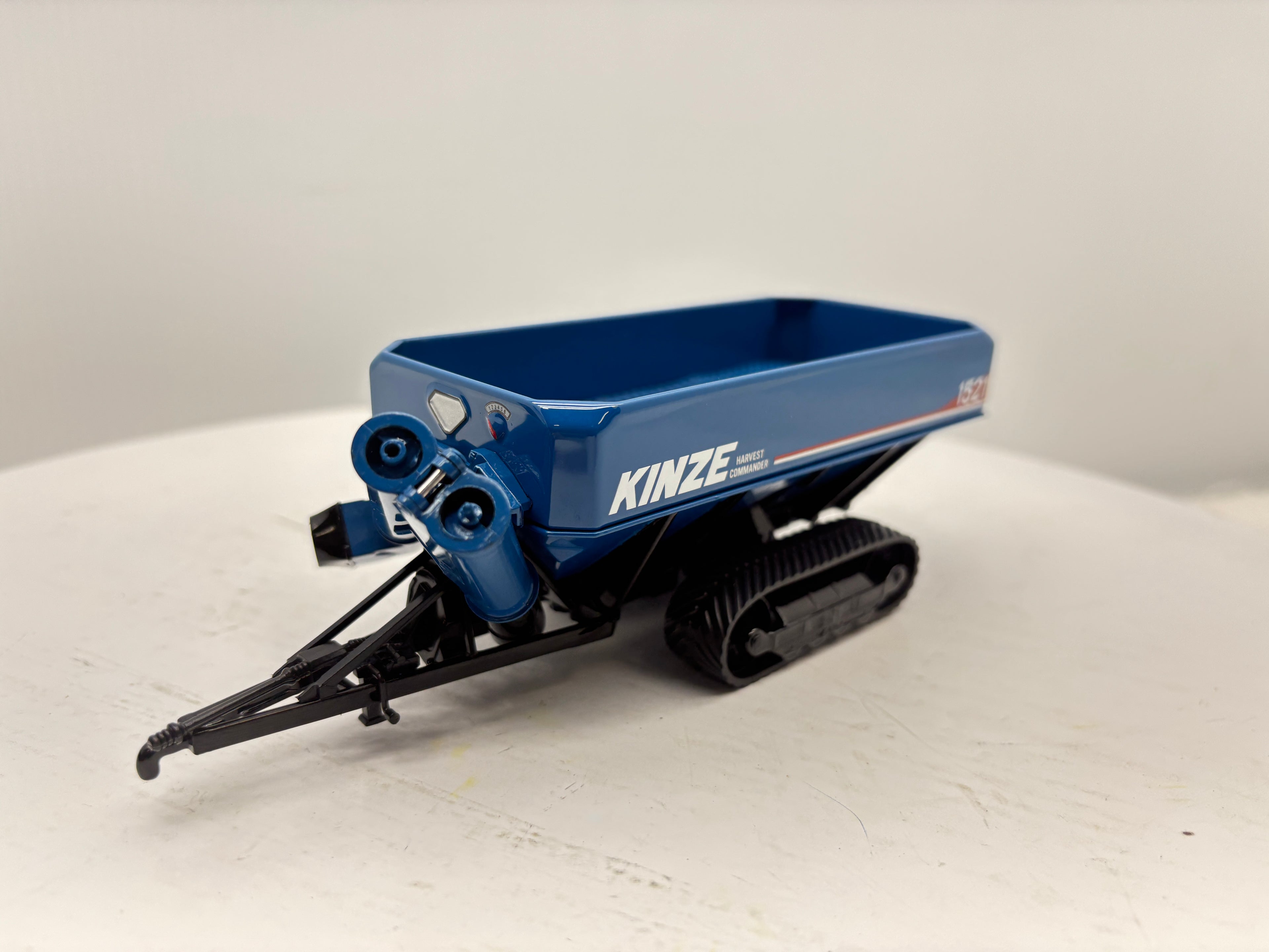 1/64 Kinze 1521 Tracked Grain Cart