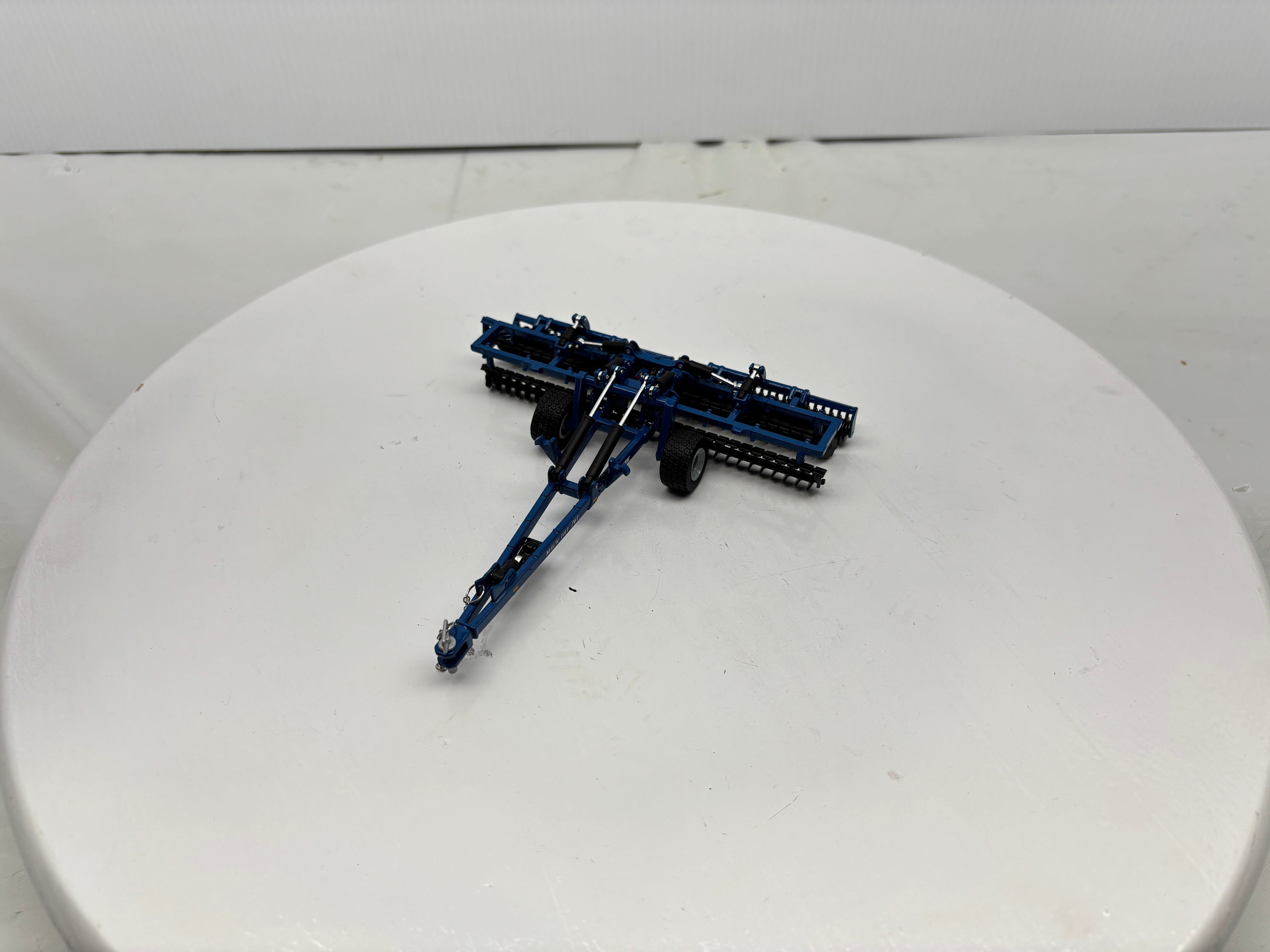 1/64 Kinze 261 Mach Till
