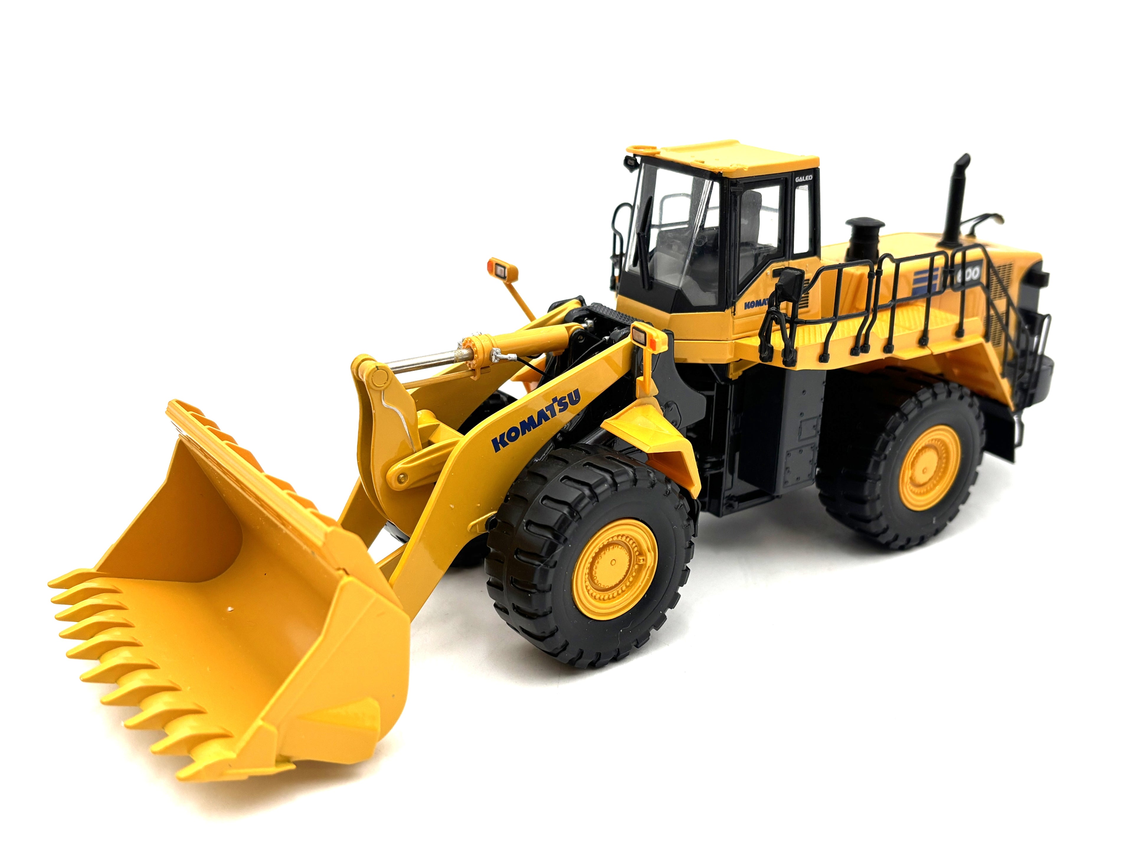 1/50 Komatsu WA600 Wheel Loader