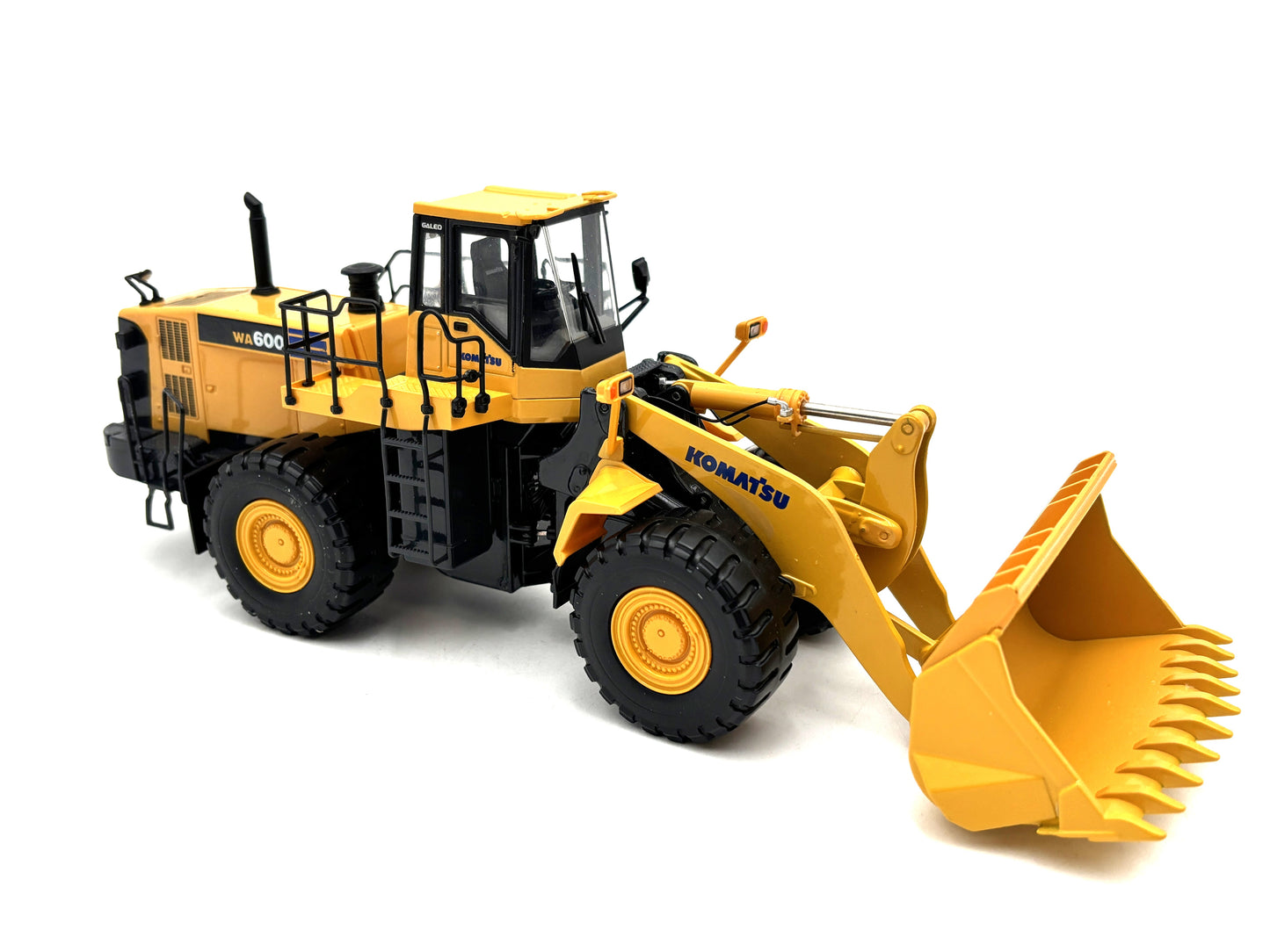 1/50 Komatsu WA600 Wheel Loader