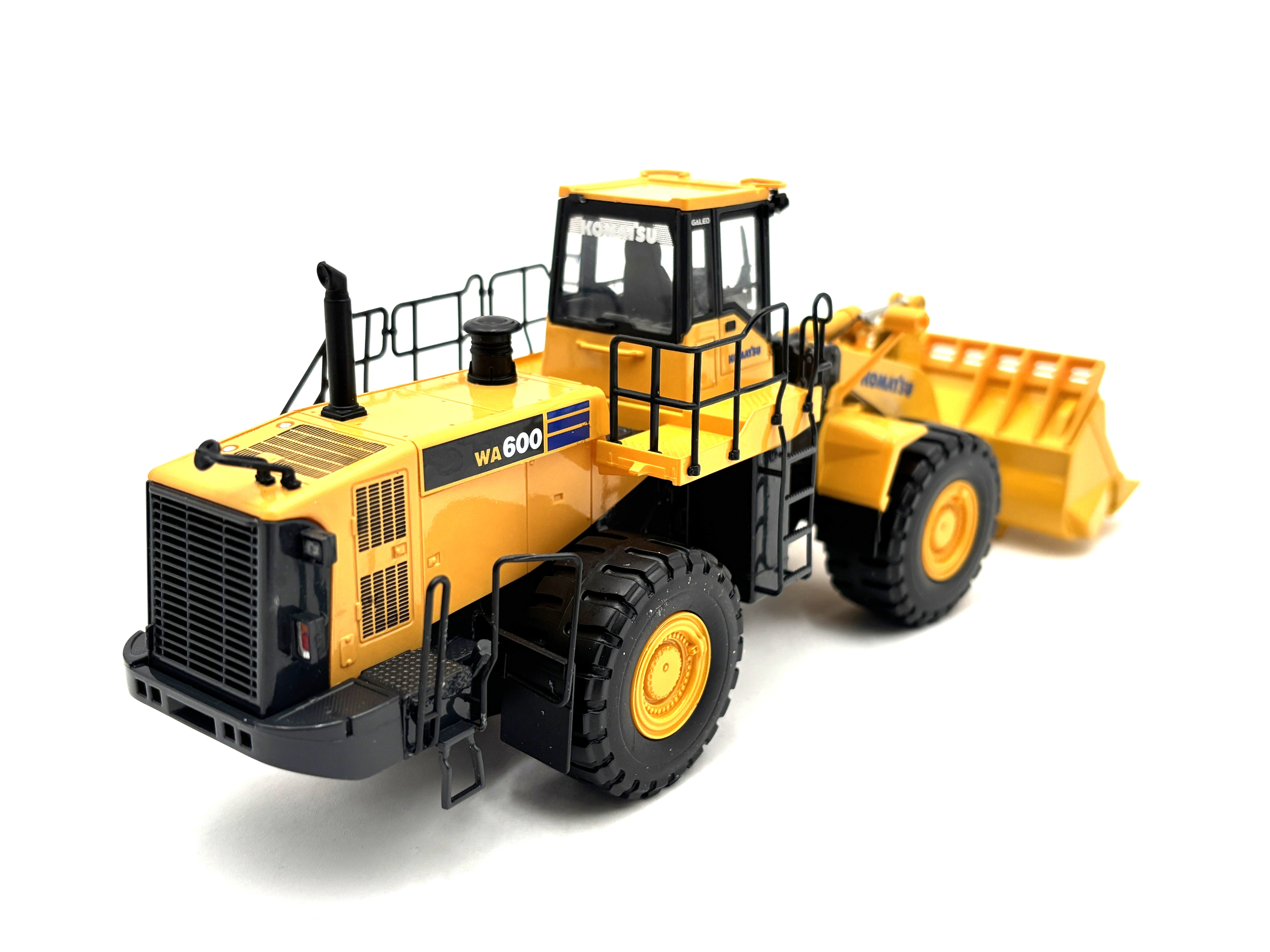 1/50 Komatsu WA600 Wheel Loader – Creekside Farm Toys