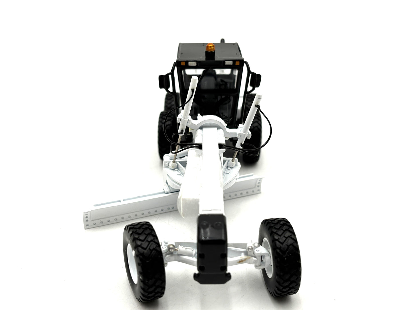 1/50 Komatsu GD655 2005 White