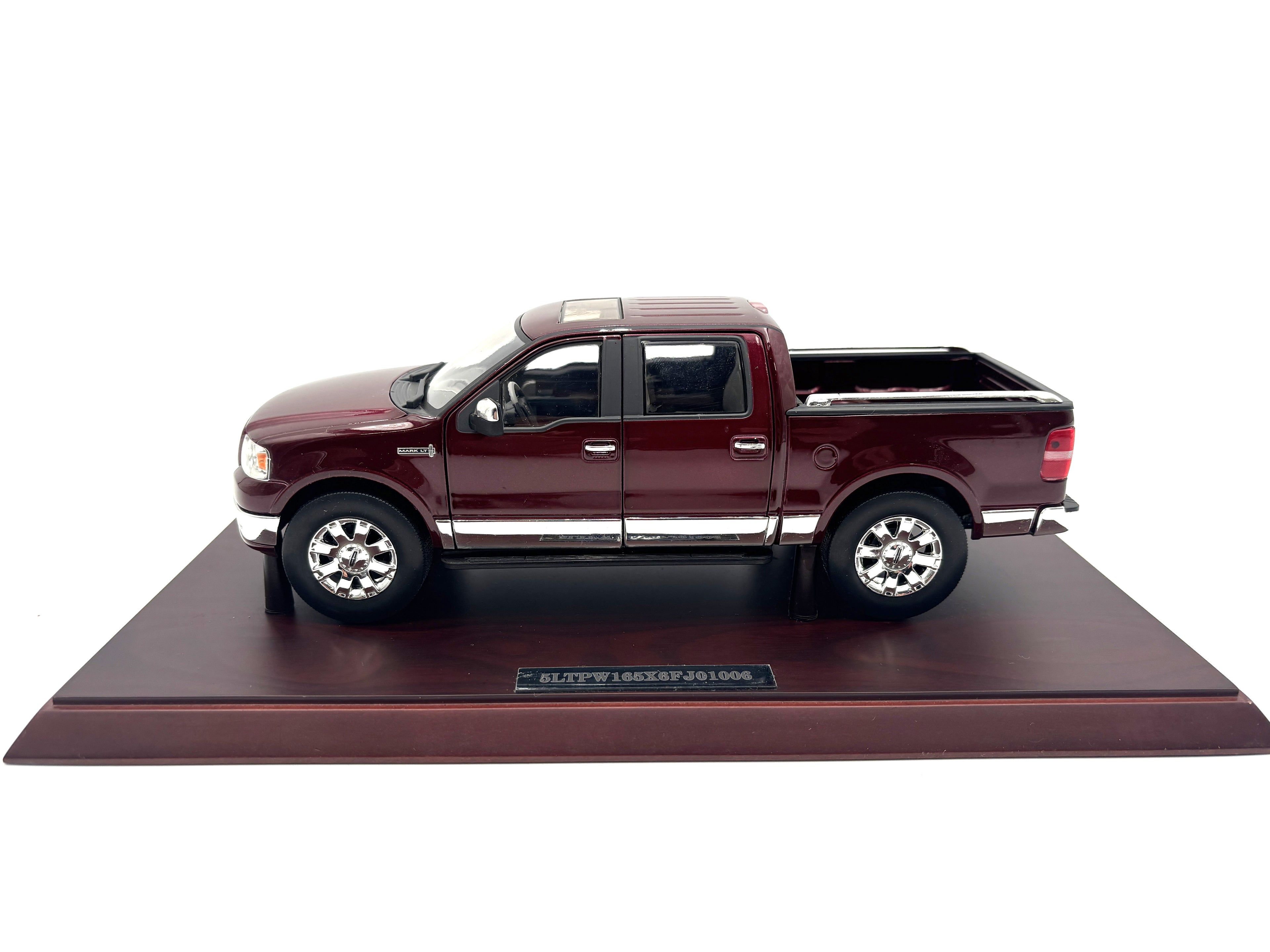 1/24 Lincoln Mark LT
