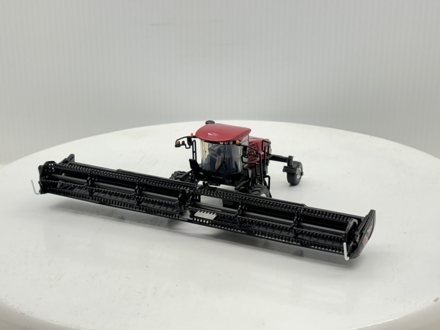 1/64 MacDon M1240