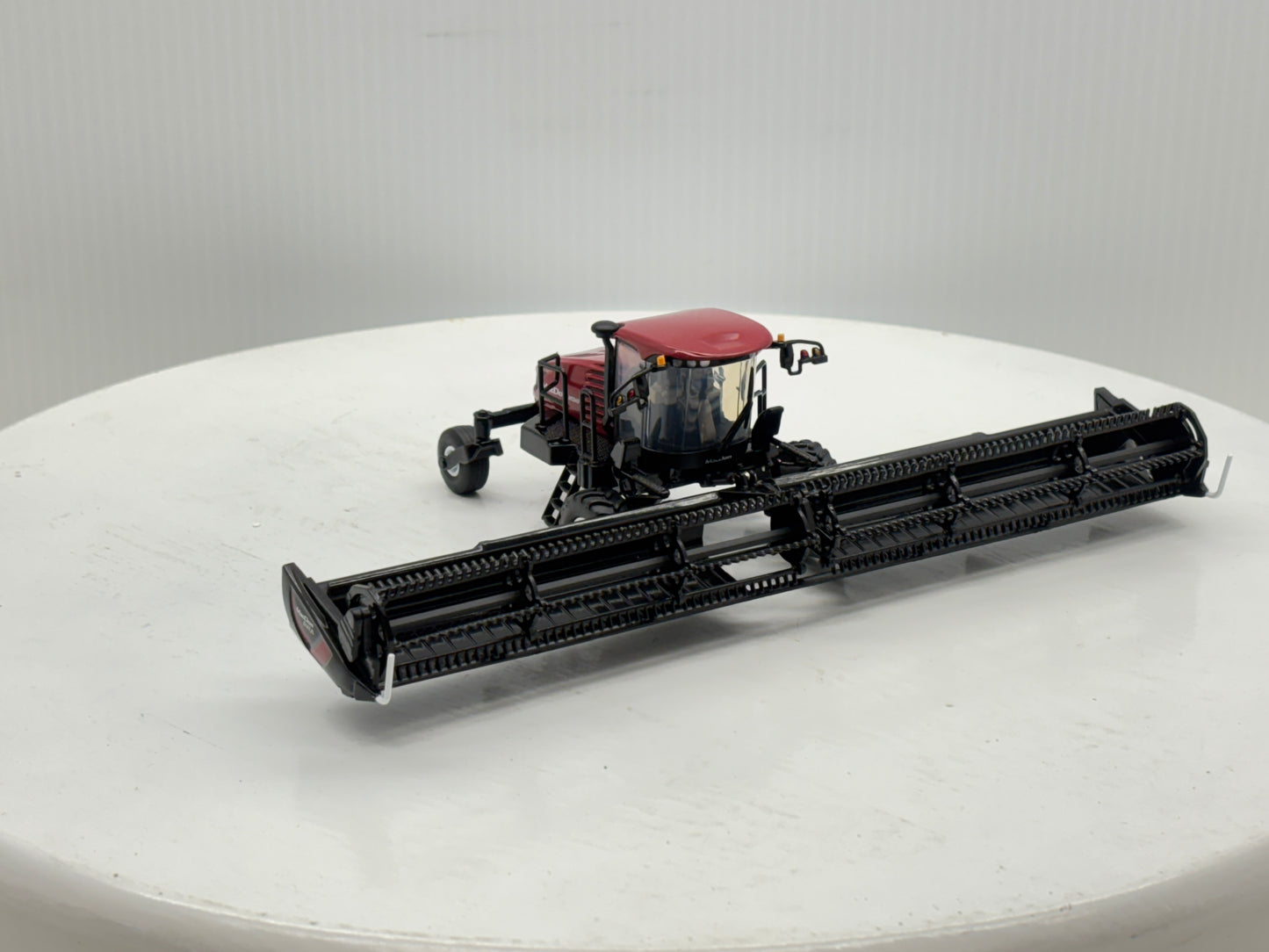 1/64 MacDon M1240