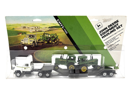 1/64 Mack John Deere Hauling Set