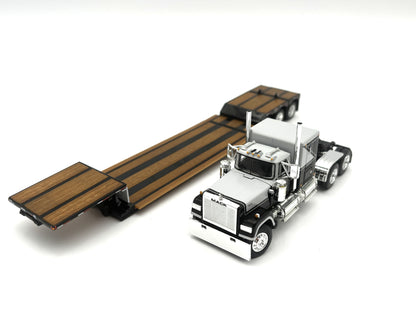 1/64 Mack Super-Liner with Fortaine Renegade