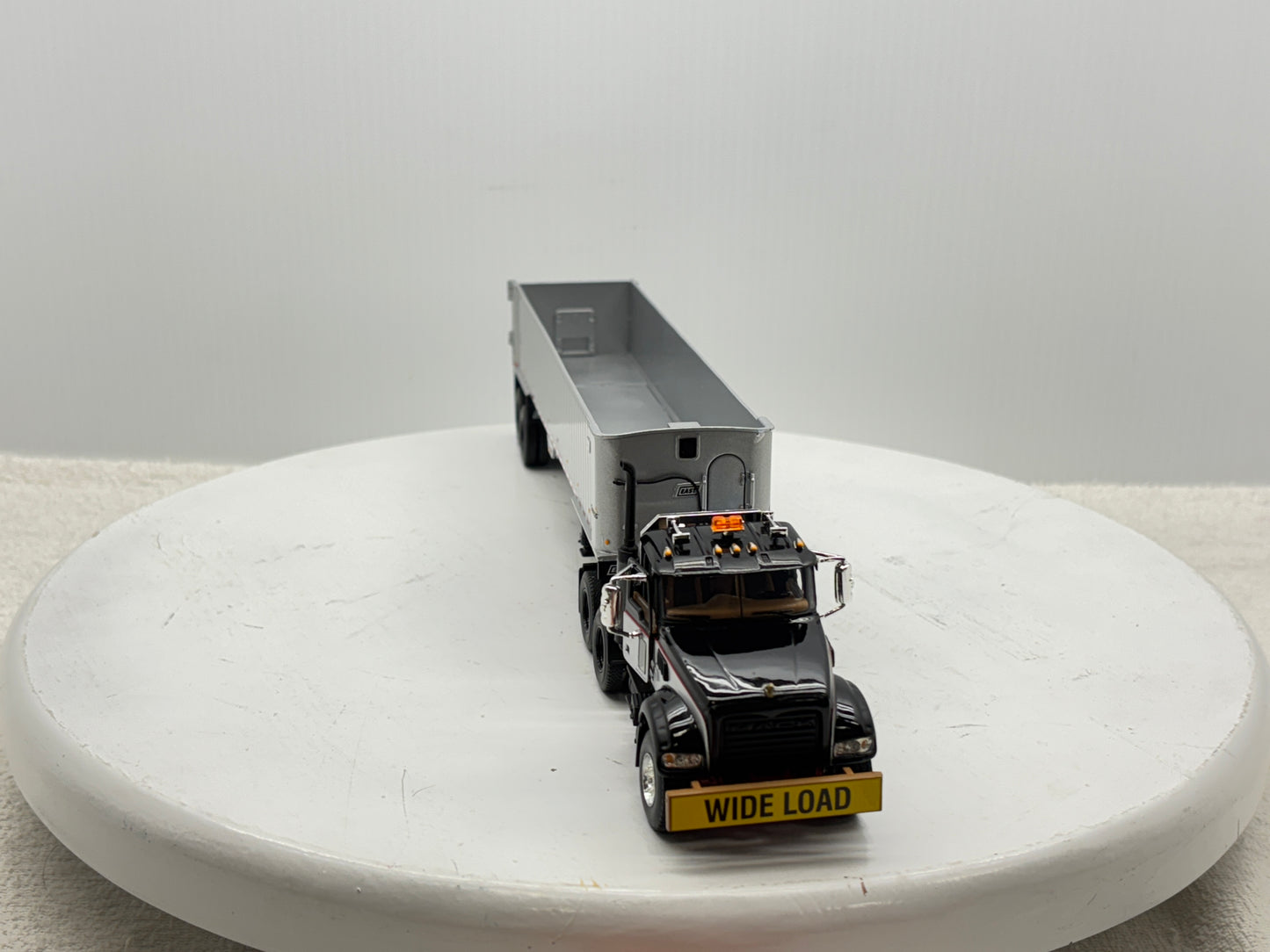 1/50 Mack Granite MP (Silver-Black)