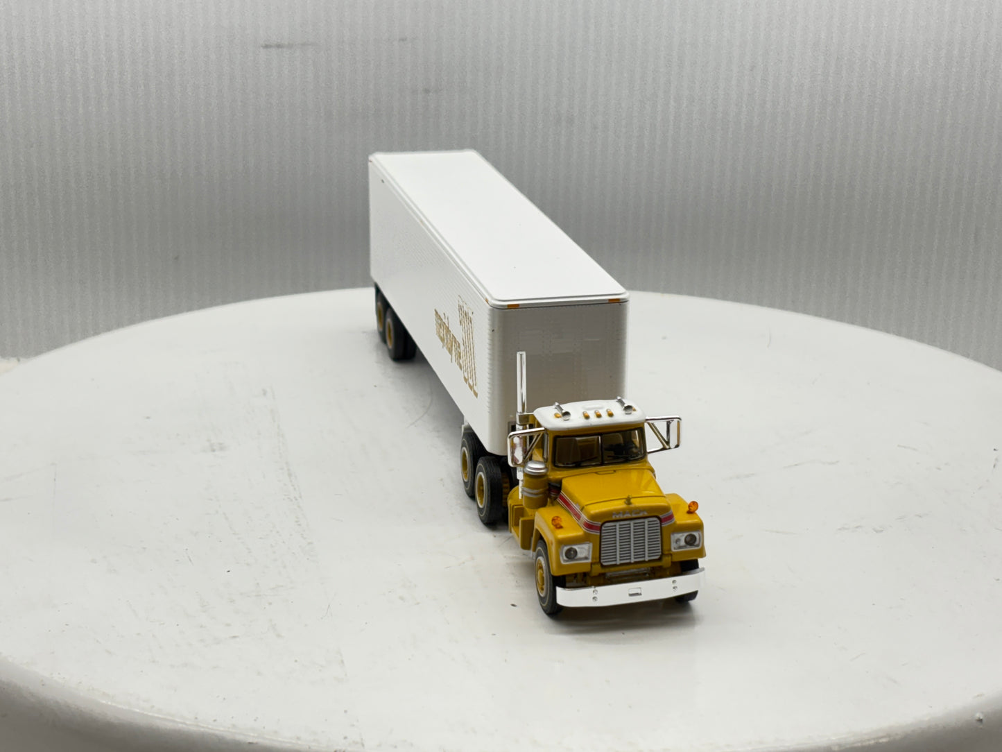 1/64 Mack R-Model Day Cab 125th