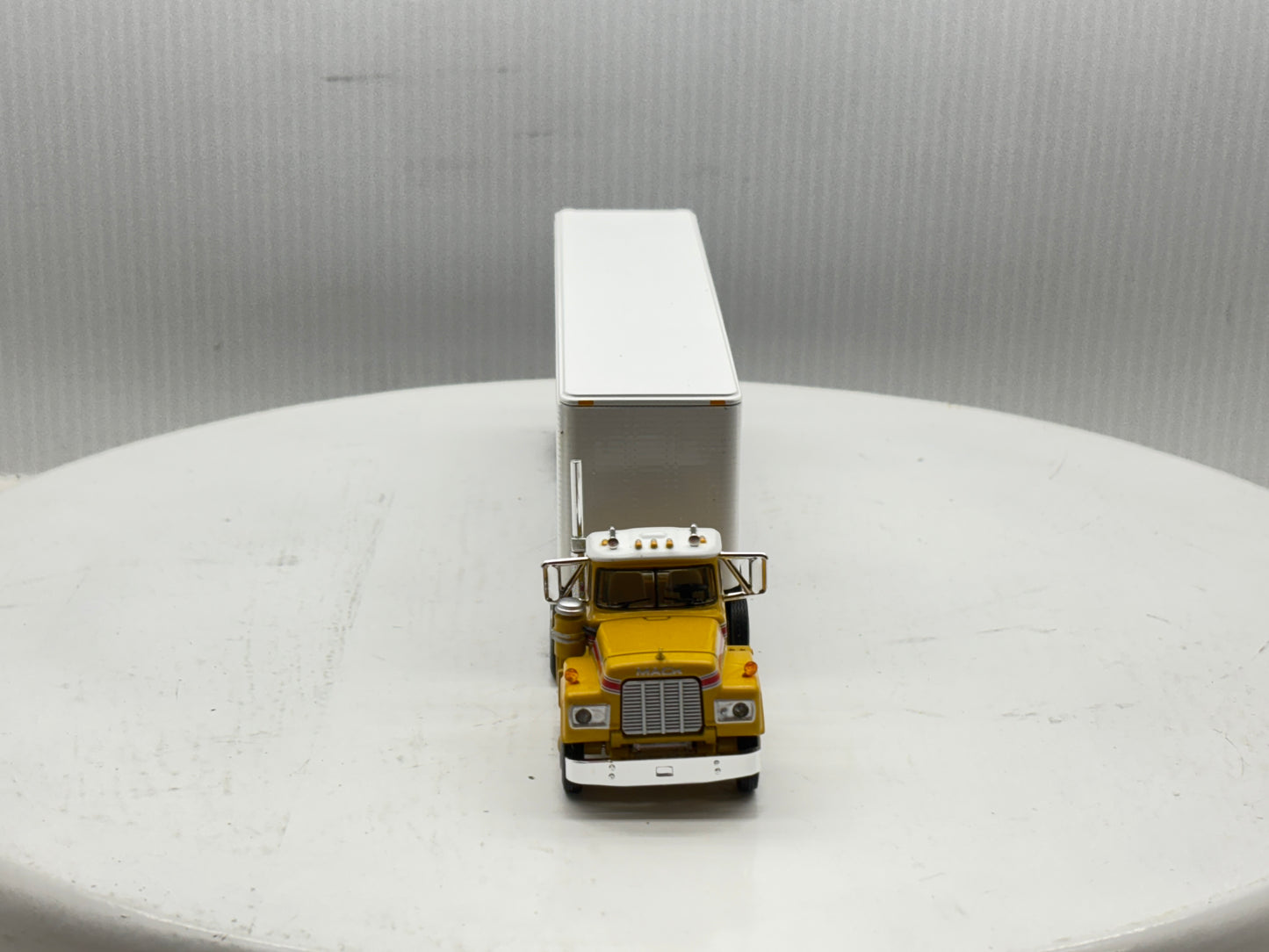 1/64 Mack R-Model Day Cab 125th