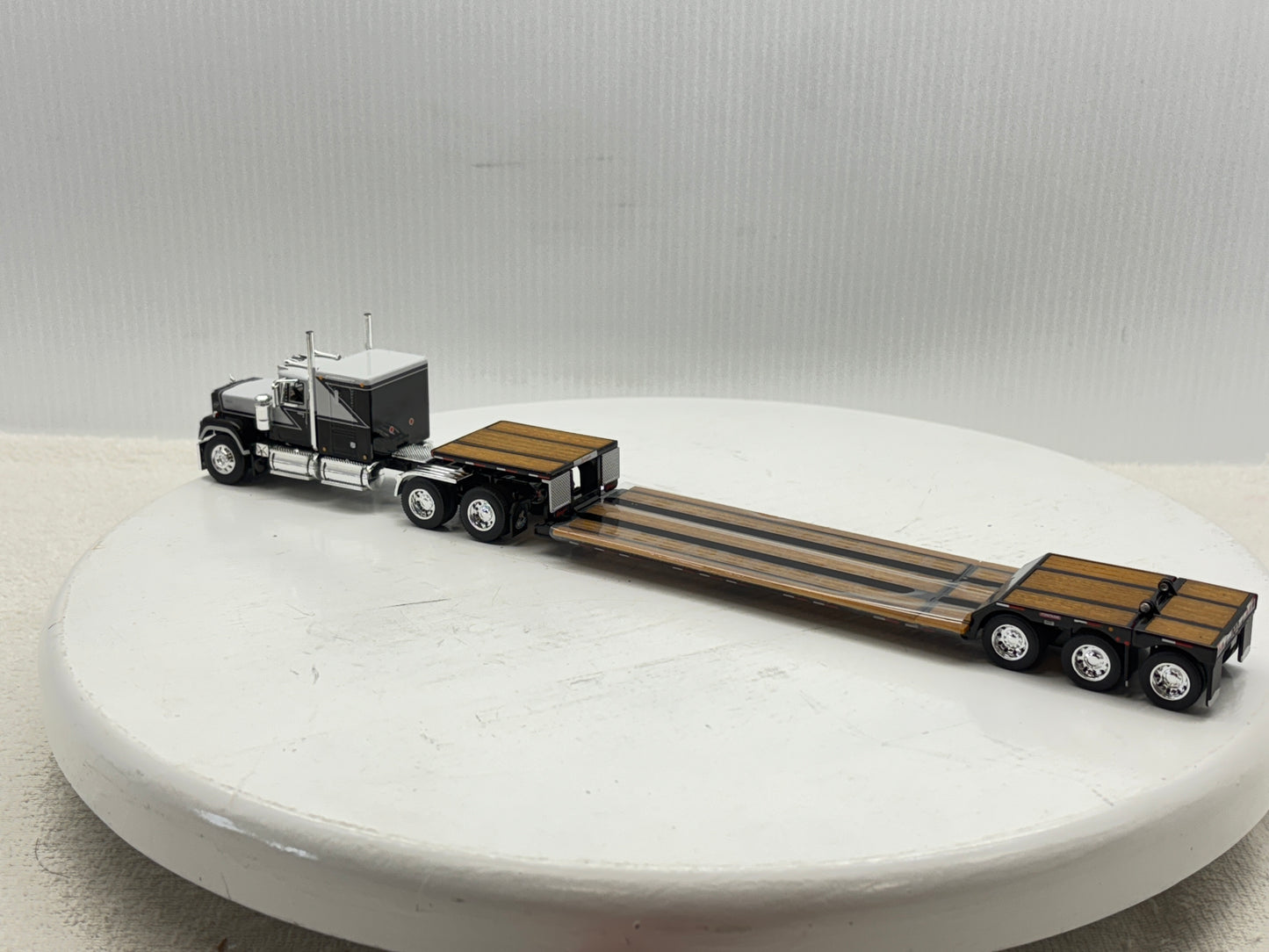 1/64 Mack Super-Liner 60'' Flat top