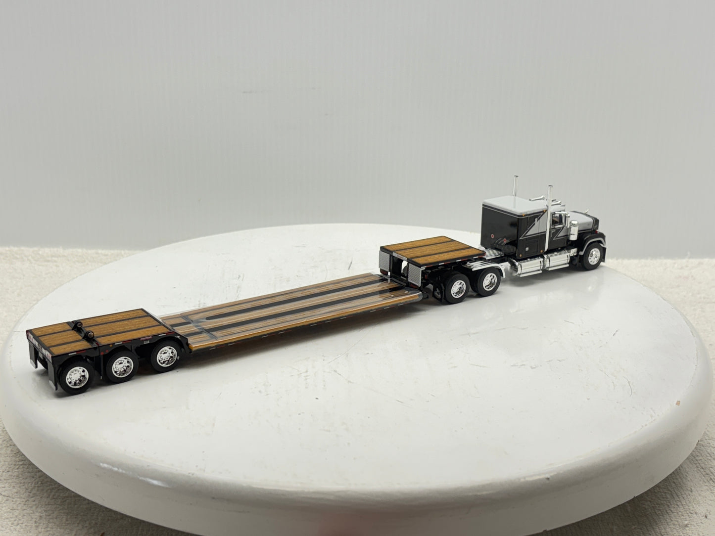 1/64 Mack Super-Liner 60'' Flat top