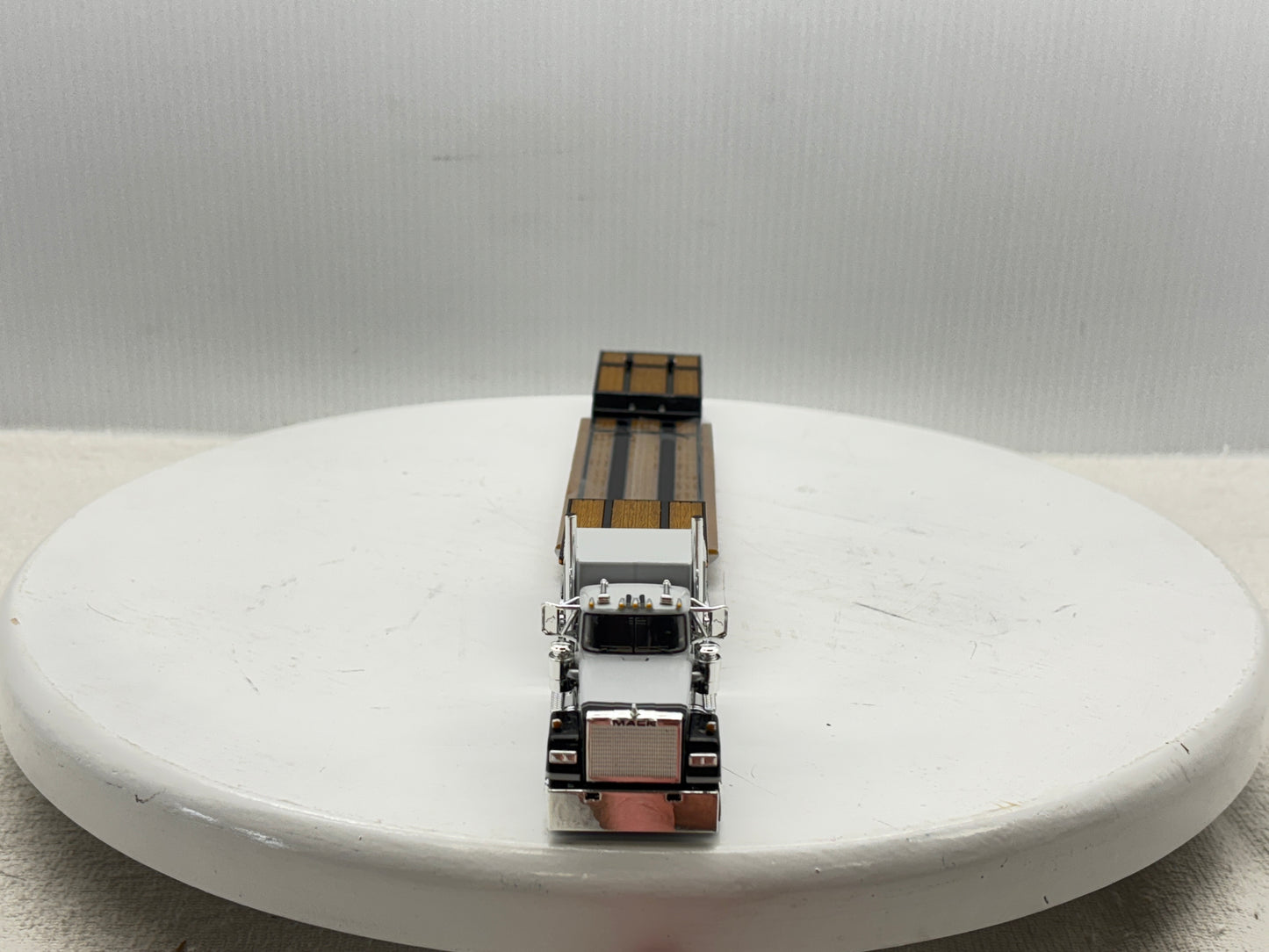 1/64 Mack Super-Liner 60'' Flat top