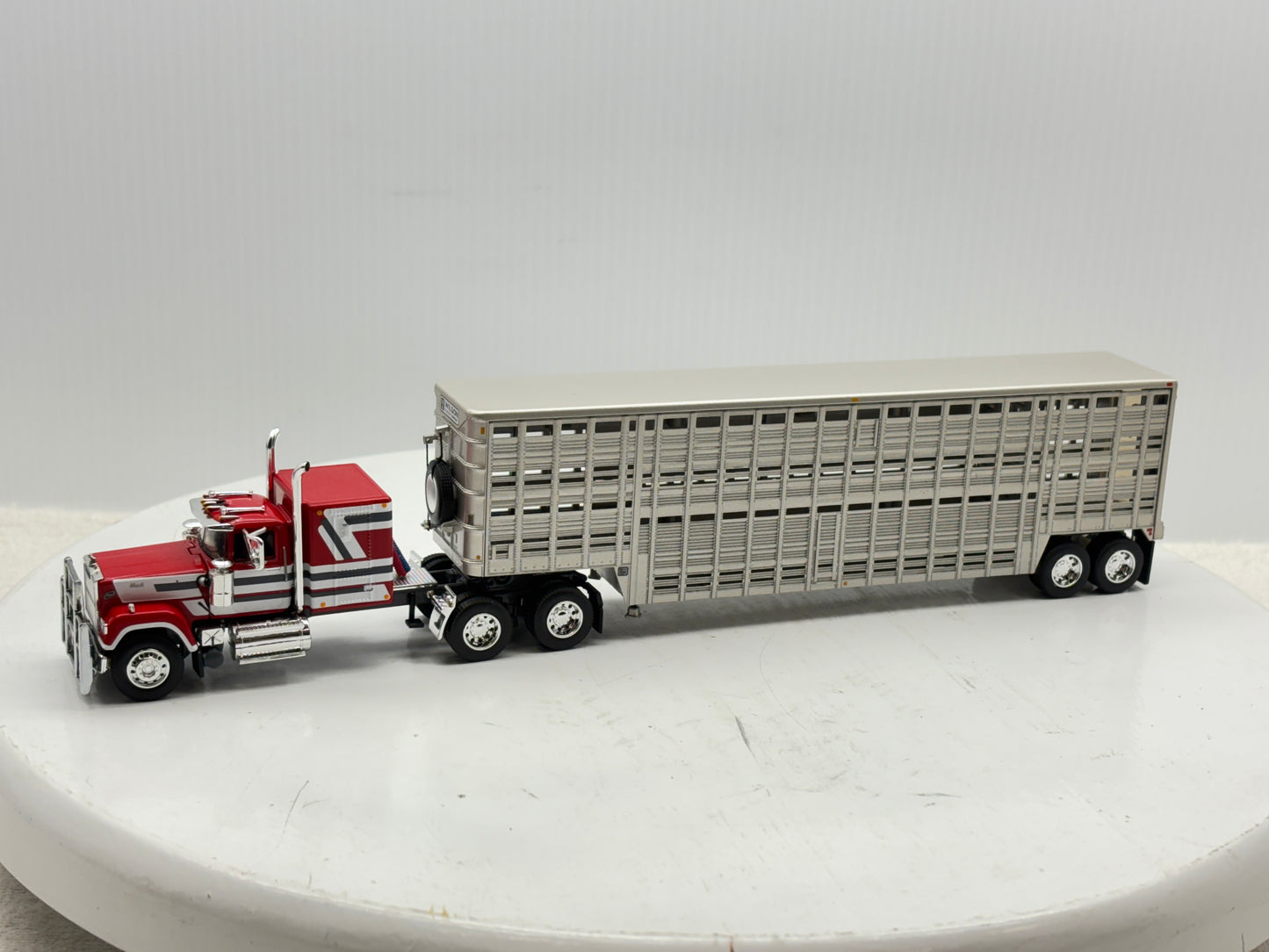 1/64 Mack Super-Liner Midroof