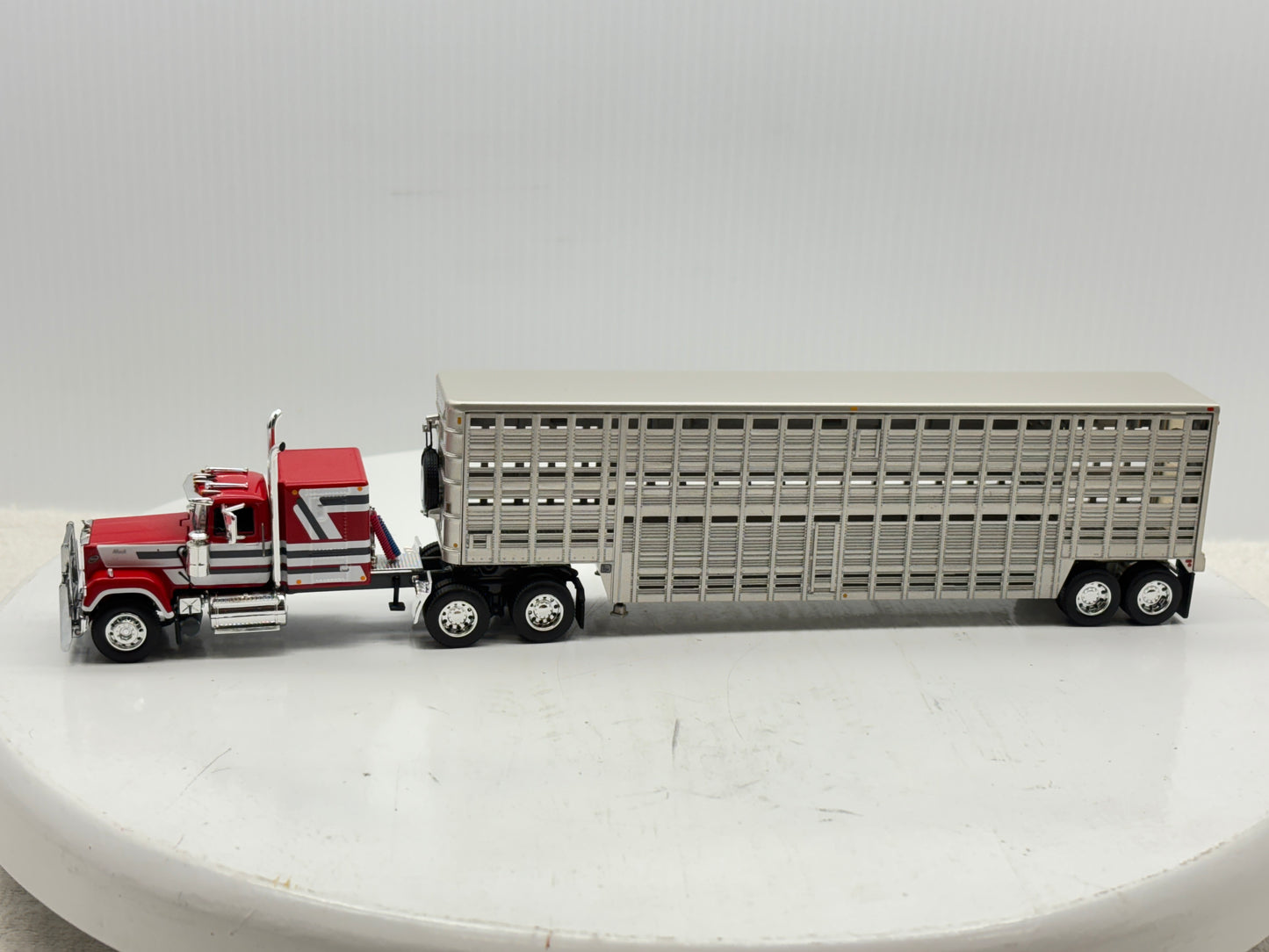1/64 Mack Super-Liner Midroof