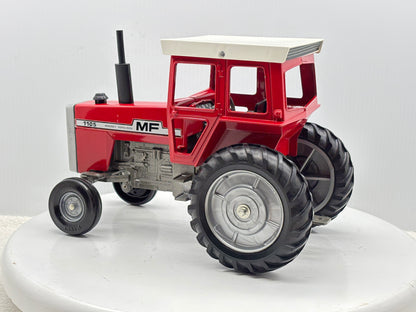 1/16 Massey-Fergusson 1105