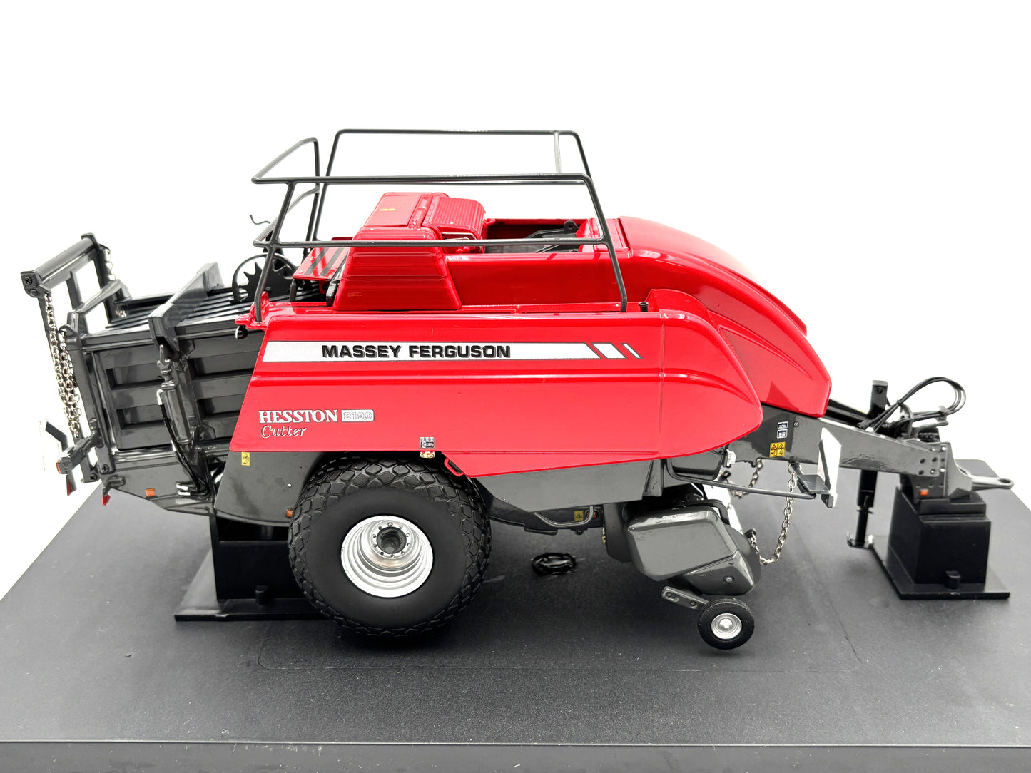 1/32 Massey Feguson 2190 Hesston