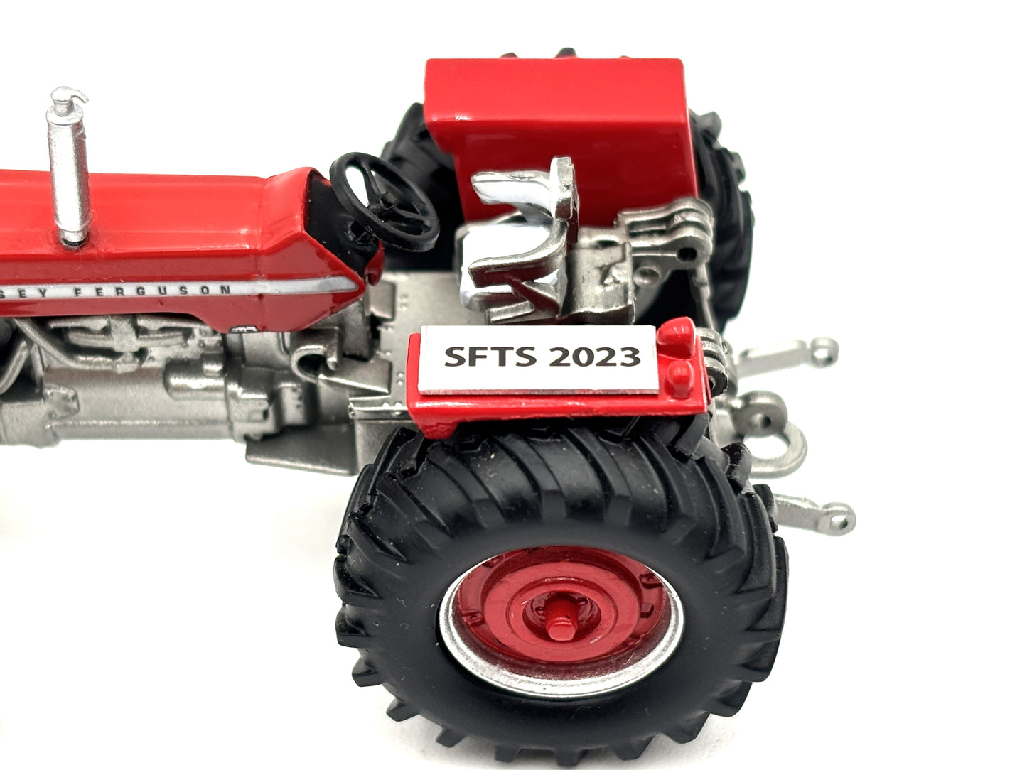 1/64 Massey Ferguson 1100 Summer Farm Toy Show