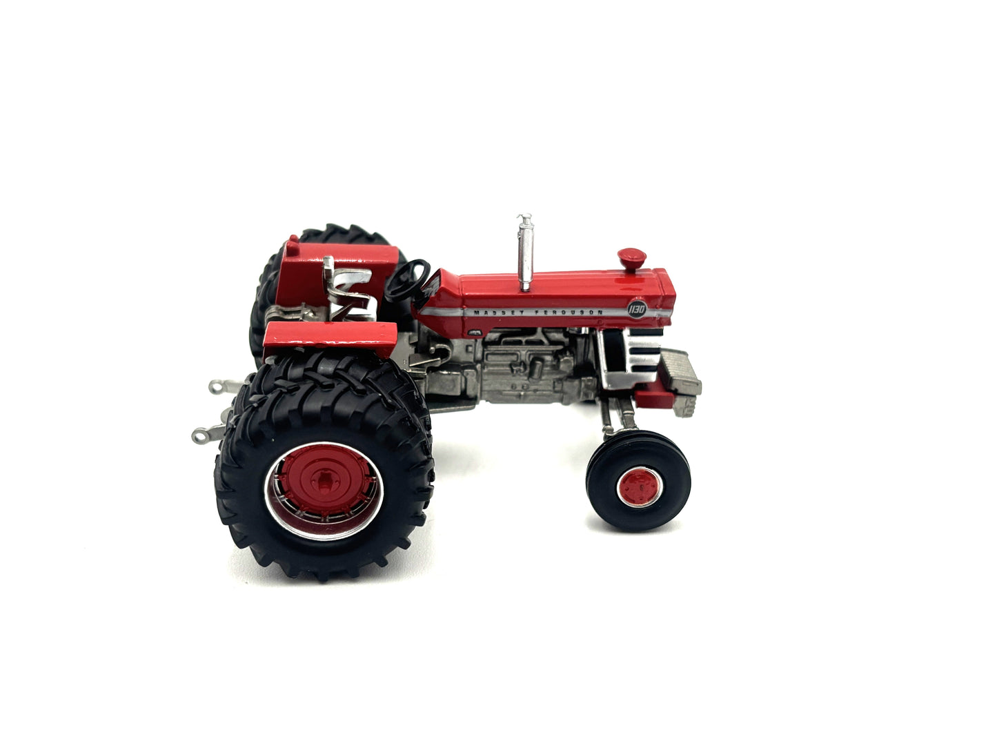 1/64 Massey Ferguson 1130