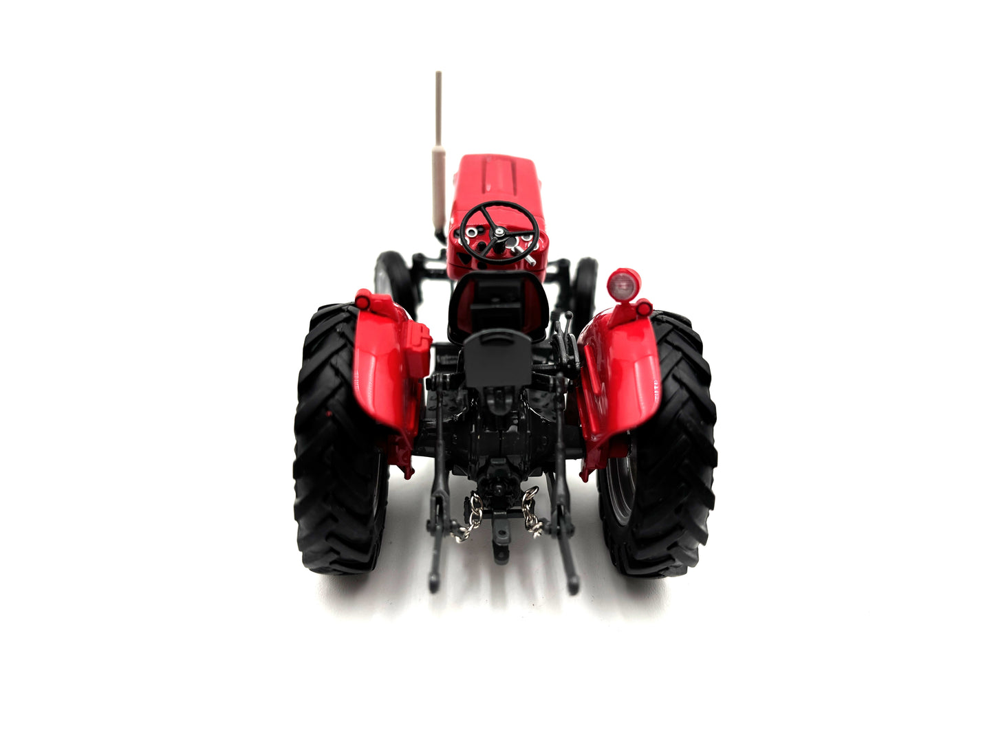 1/32 Massey Ferguson 135