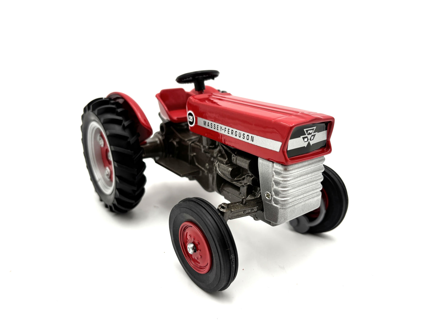 1/16 Massey Ferguson 135 Heritage