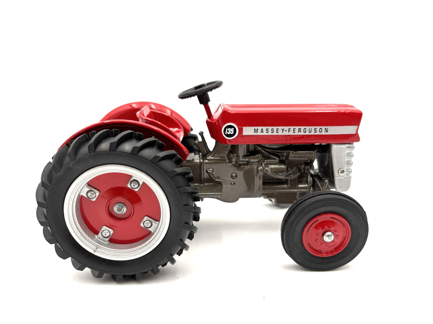 1/16 Massey Ferguson 135 Heritage