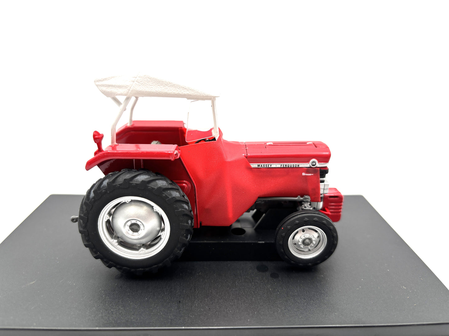 1/32 Massey Ferguson 135 Sirocco
