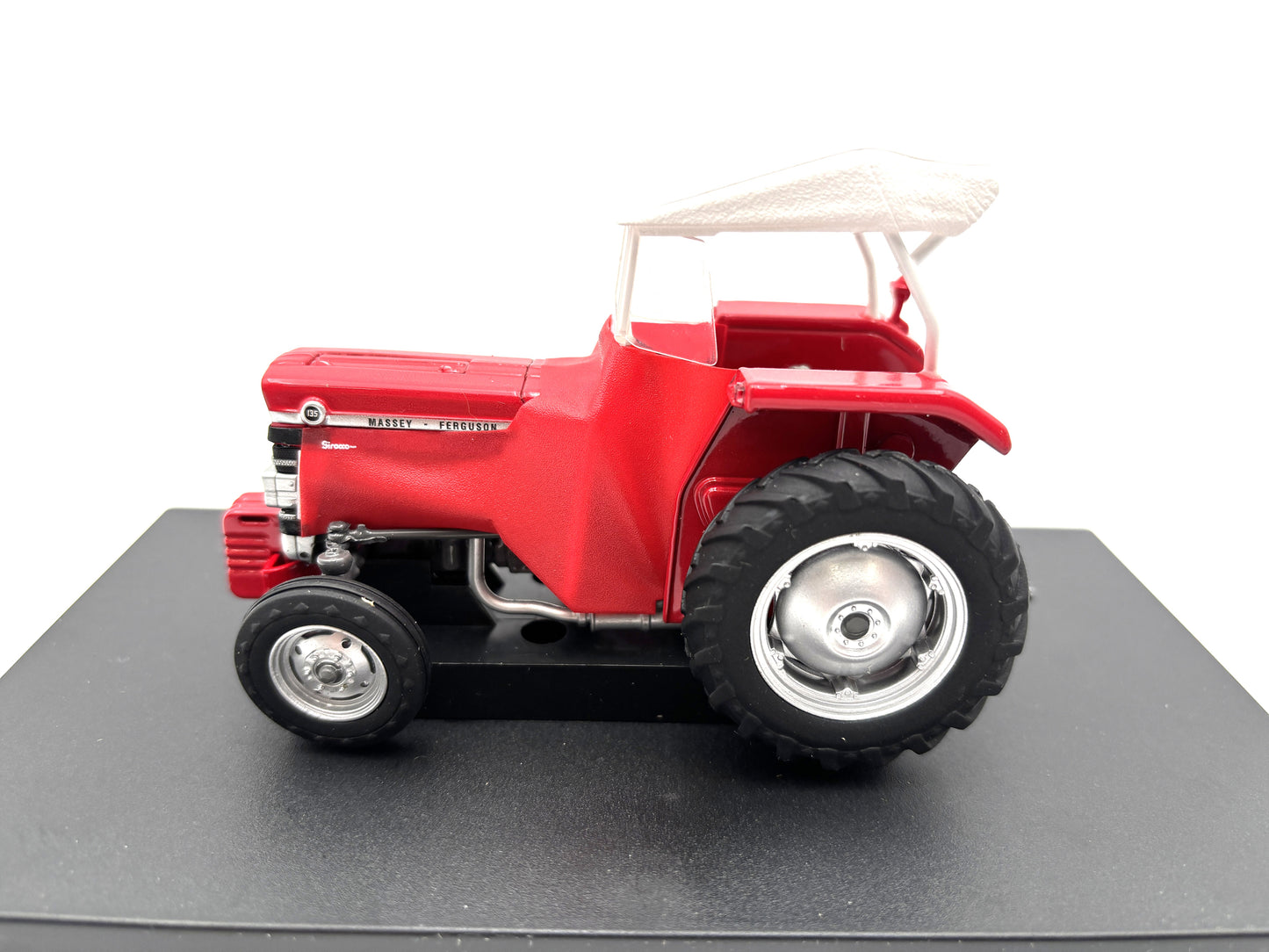 1/32 Massey Ferguson 135 Sirocco