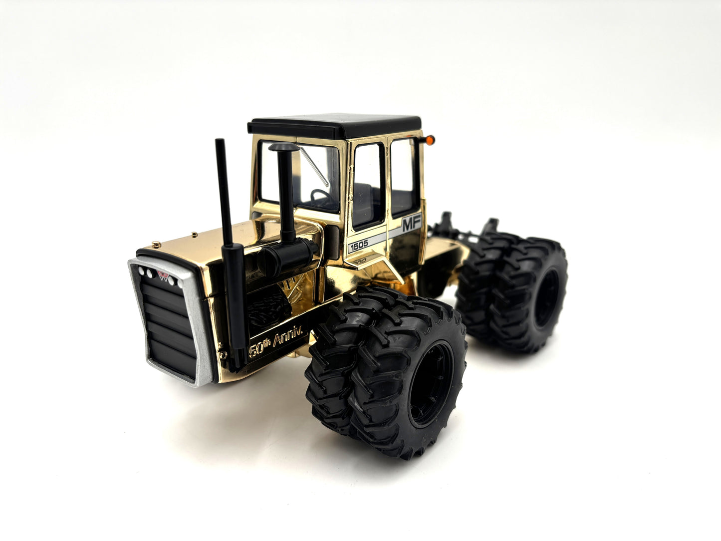 1/32 Massey Ferguson 1505 Gold Chase