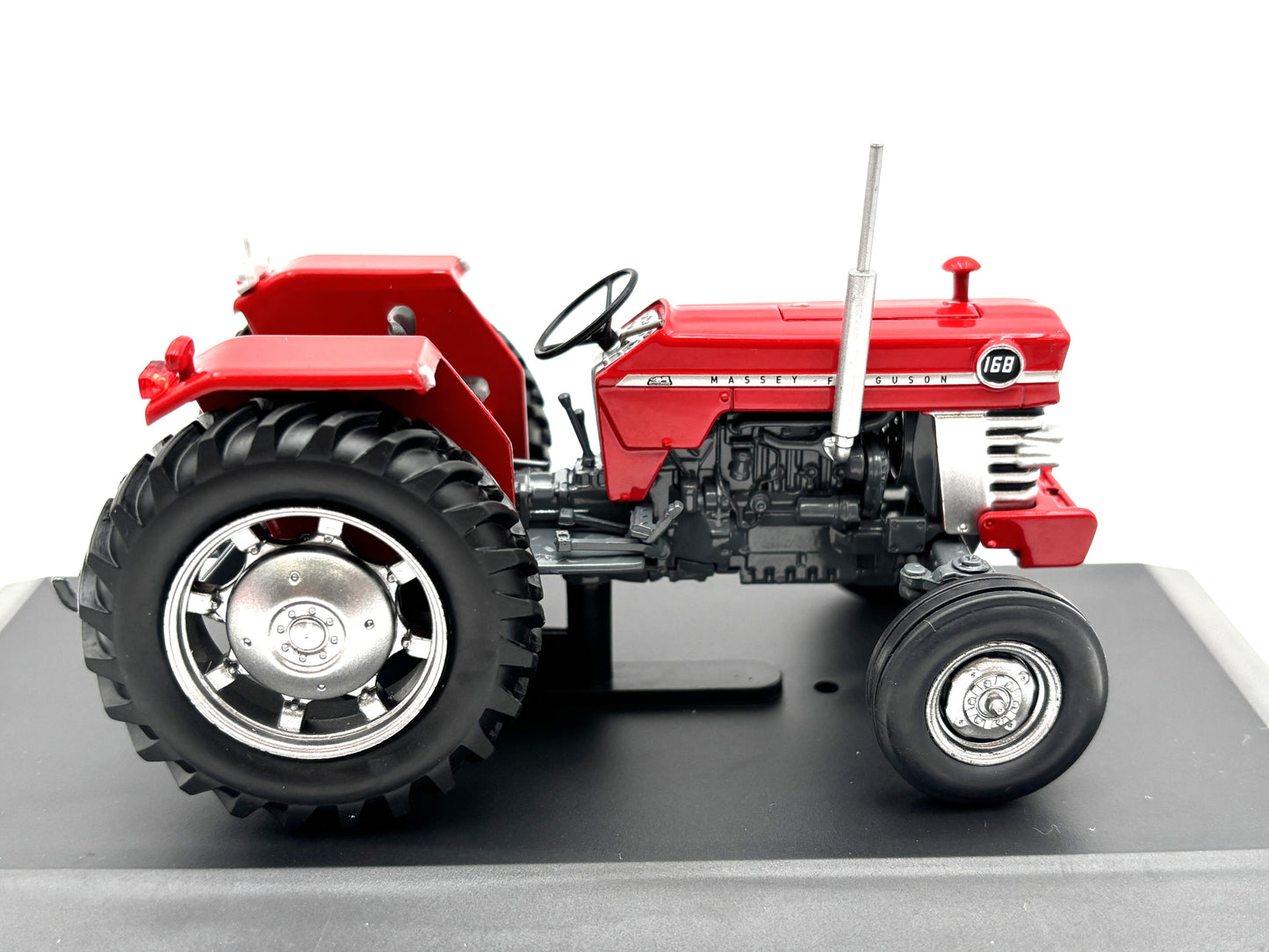 1/32 Massey Ferguson 168 2WD