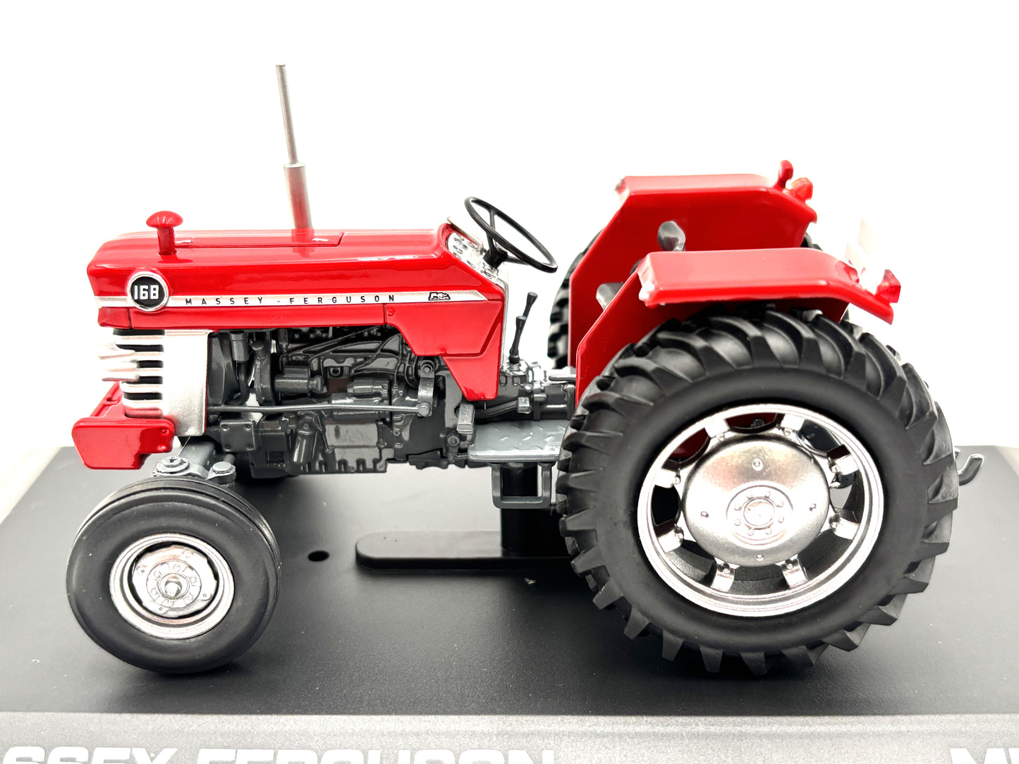 1/32 Massey Ferguson 168 2WD
