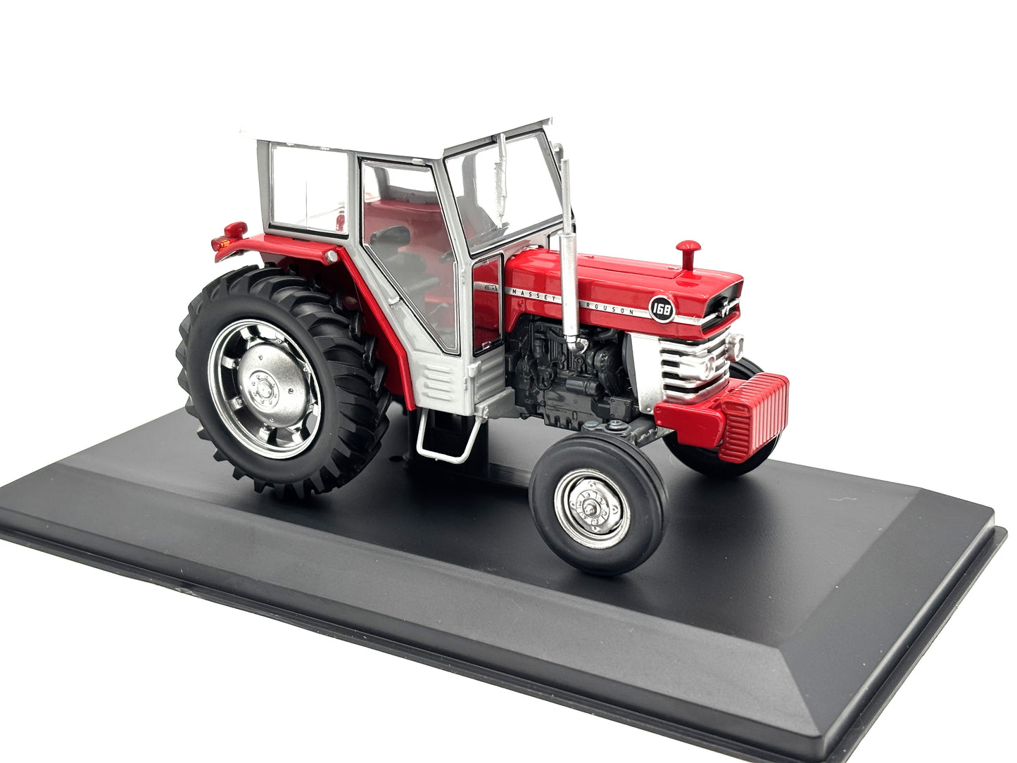 1/32 Massey Ferguson 168 2WD with Cab