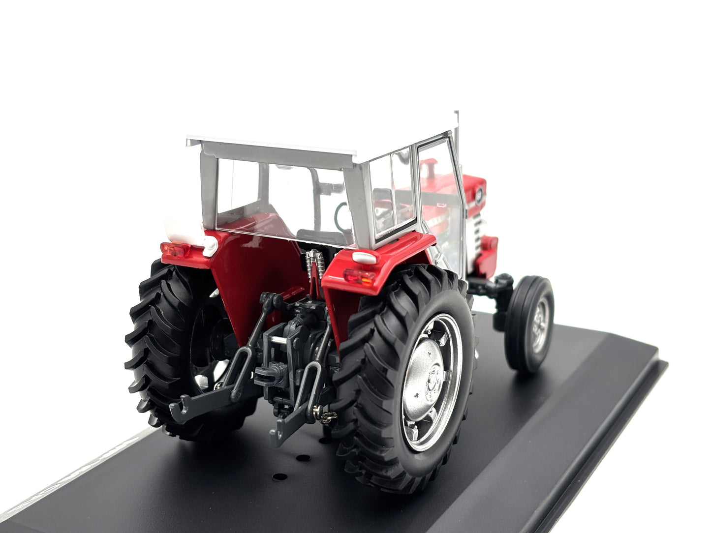 1/32 Massey Ferguson 168 2WD with Cab
