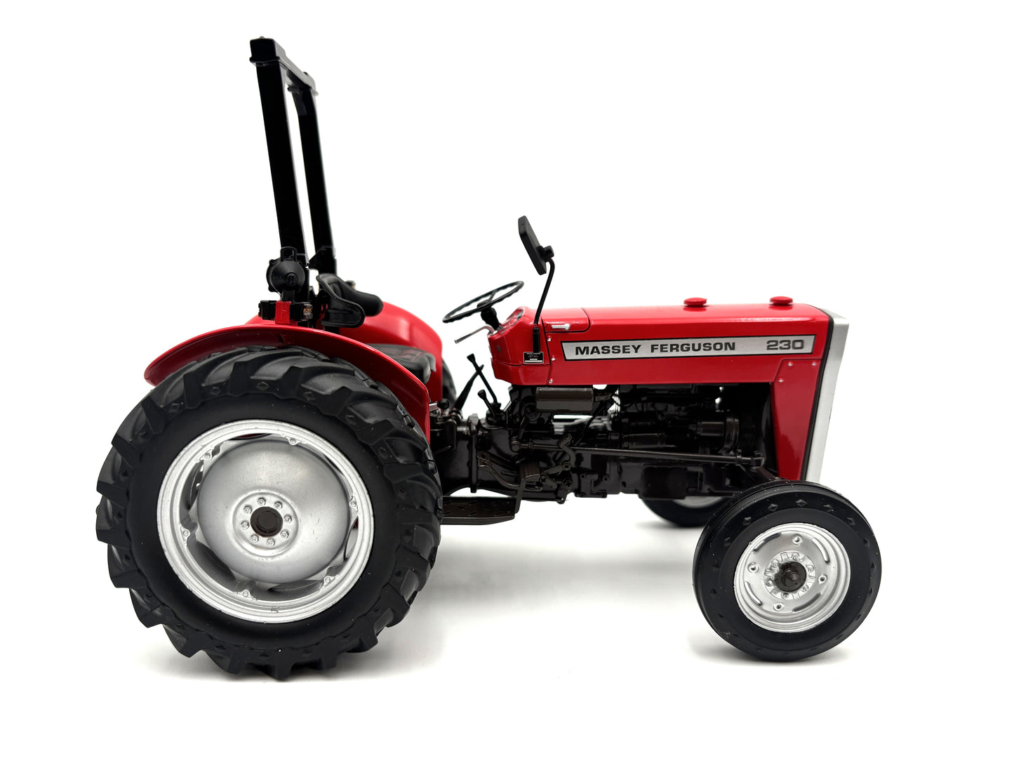 1/16 Massey Ferguson 230 Low Profile