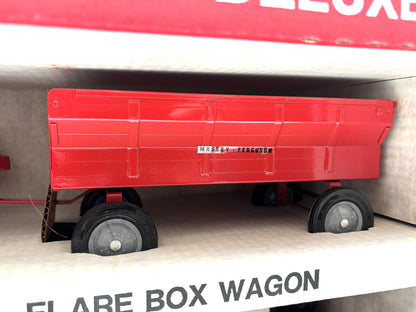 1/20 Massey Ferguson 2805 Deluxe Barn Set