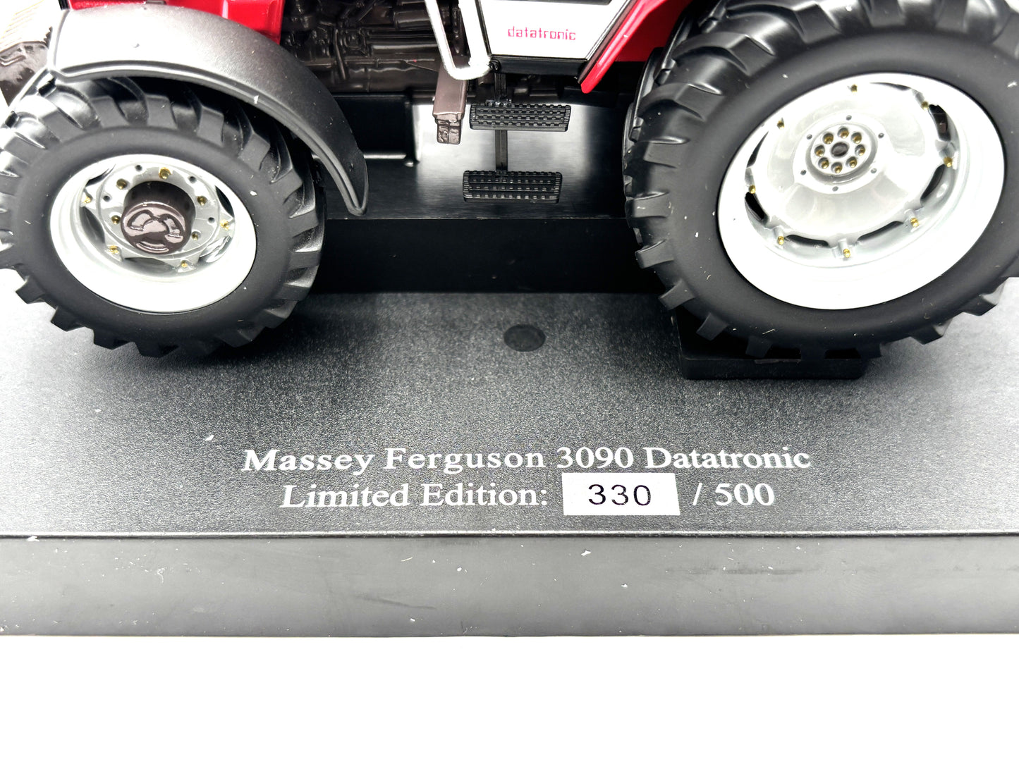 1/32 Massey Ferguson 3090 Datatronic