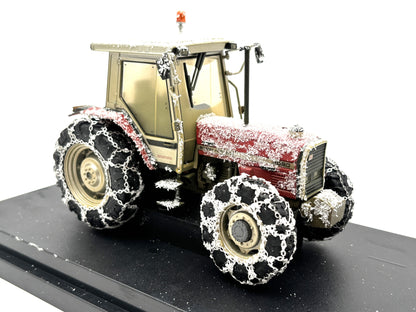 1/32 Massey Ferguson 3090 "Snow Edition"