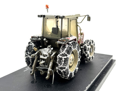 1/32 Massey Ferguson 3090 "Snow Edition"