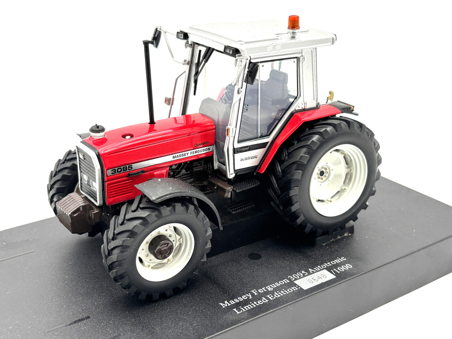 1/32 Massey Ferguson 3095 2WD Autotronic