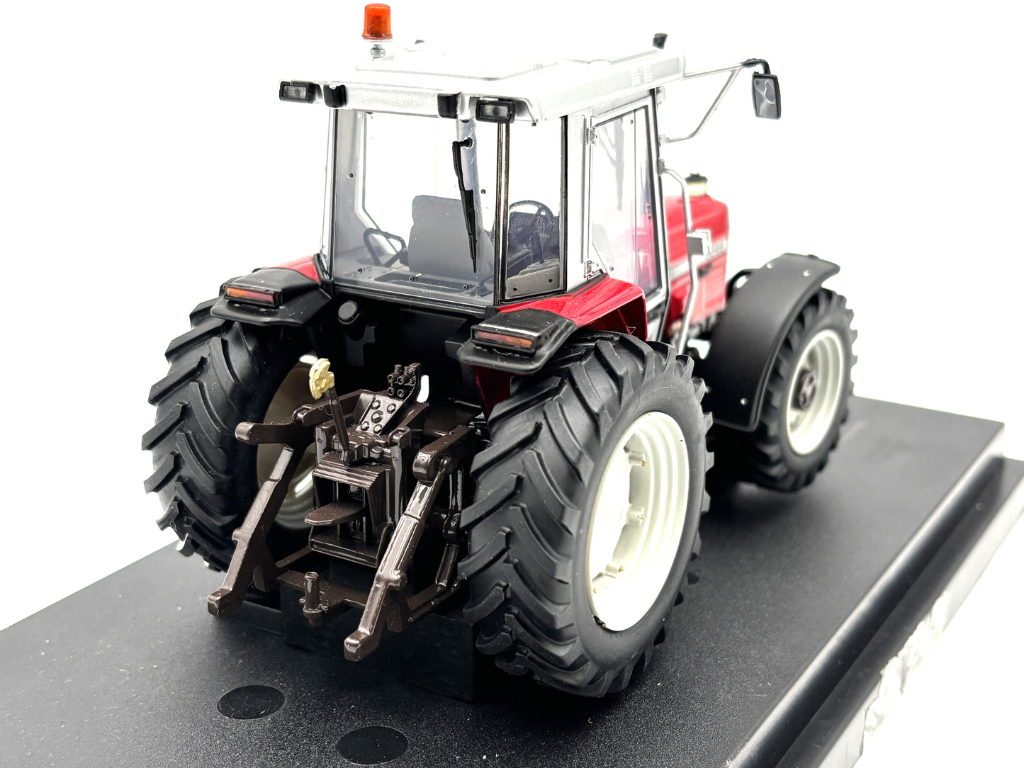 1/32 Massey Ferguson 3095 2WD Autotronic