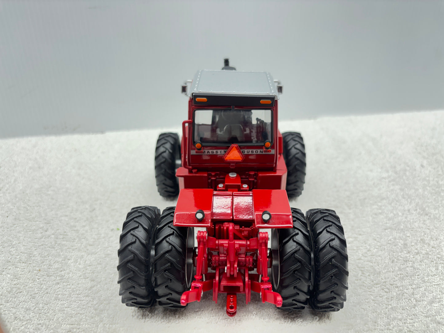 1/32 Massey Ferguson 4840 NFTS