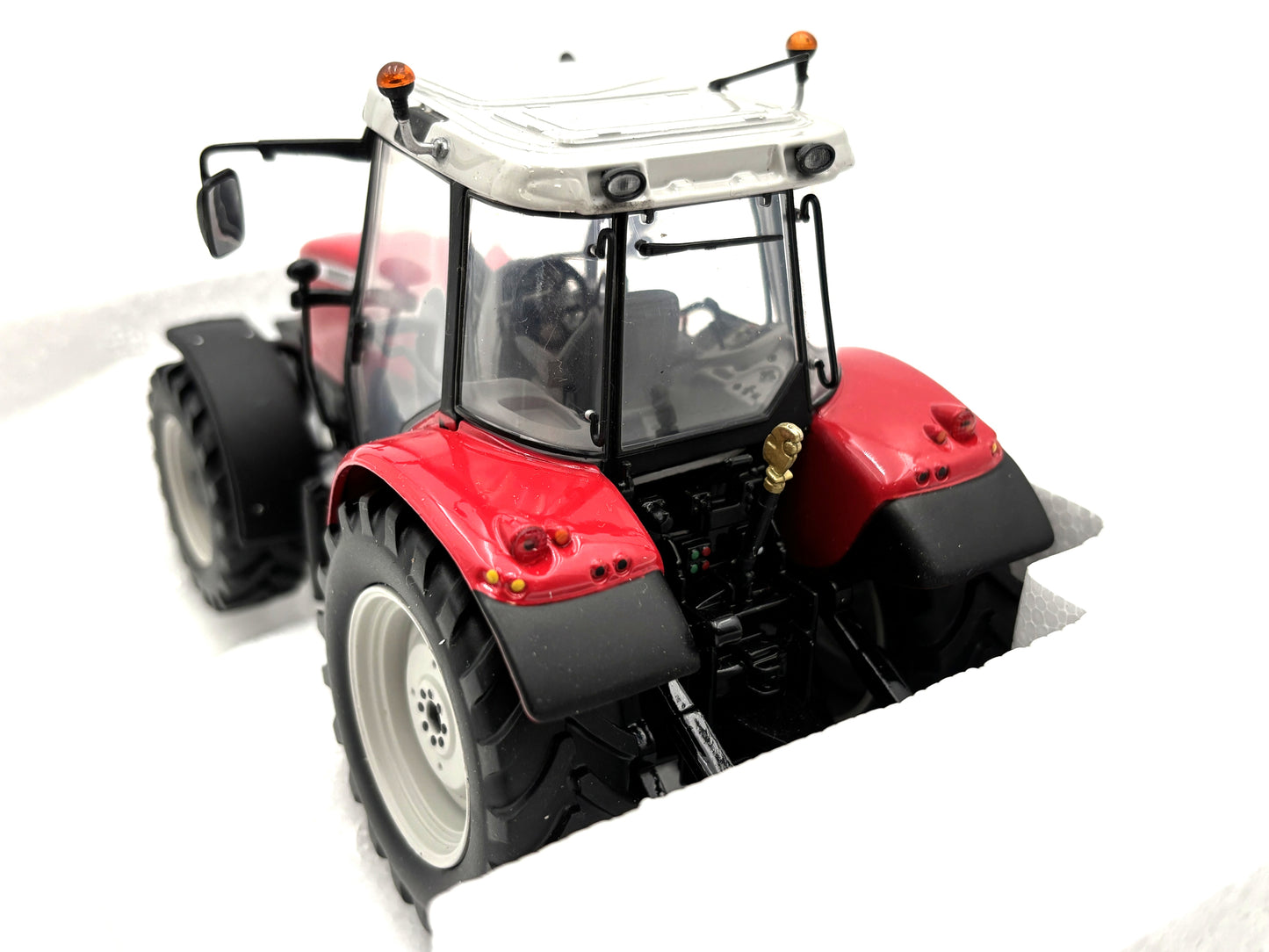 1/32 Massey Ferguson 5480