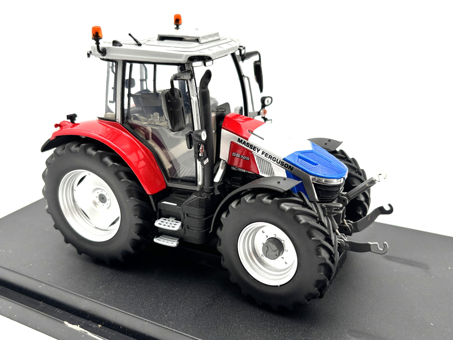 1/32 Massey Ferguson 55.125 French Colours