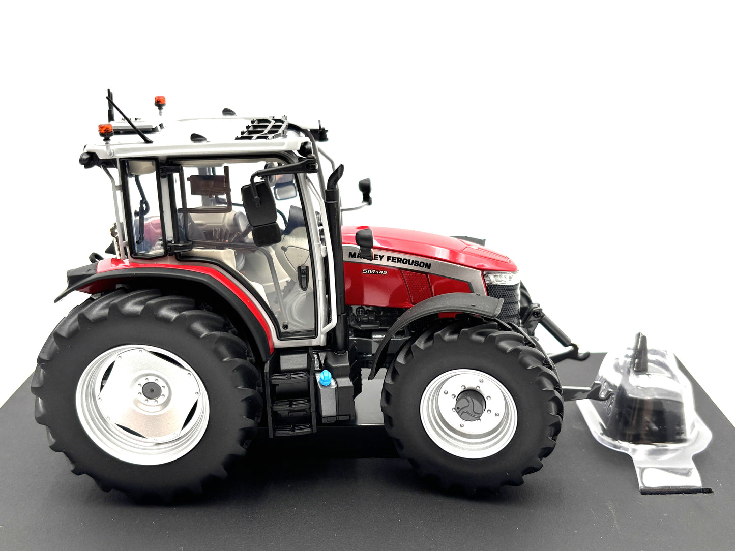 1/32 Massey Ferguson 5M.145 MFWD