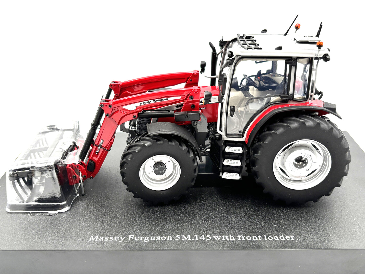 1/32 Massey Ferguson 5M.145 with FL4220 Loader