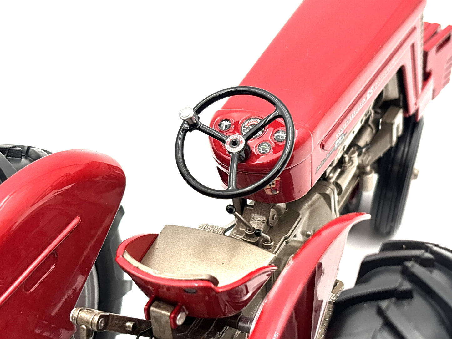 1/16 Massey Ferguson 65 Diesel Matic Narrow Front