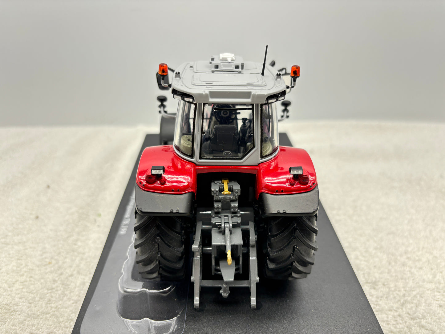 1/32 Massey Ferguson 7S.190 Red