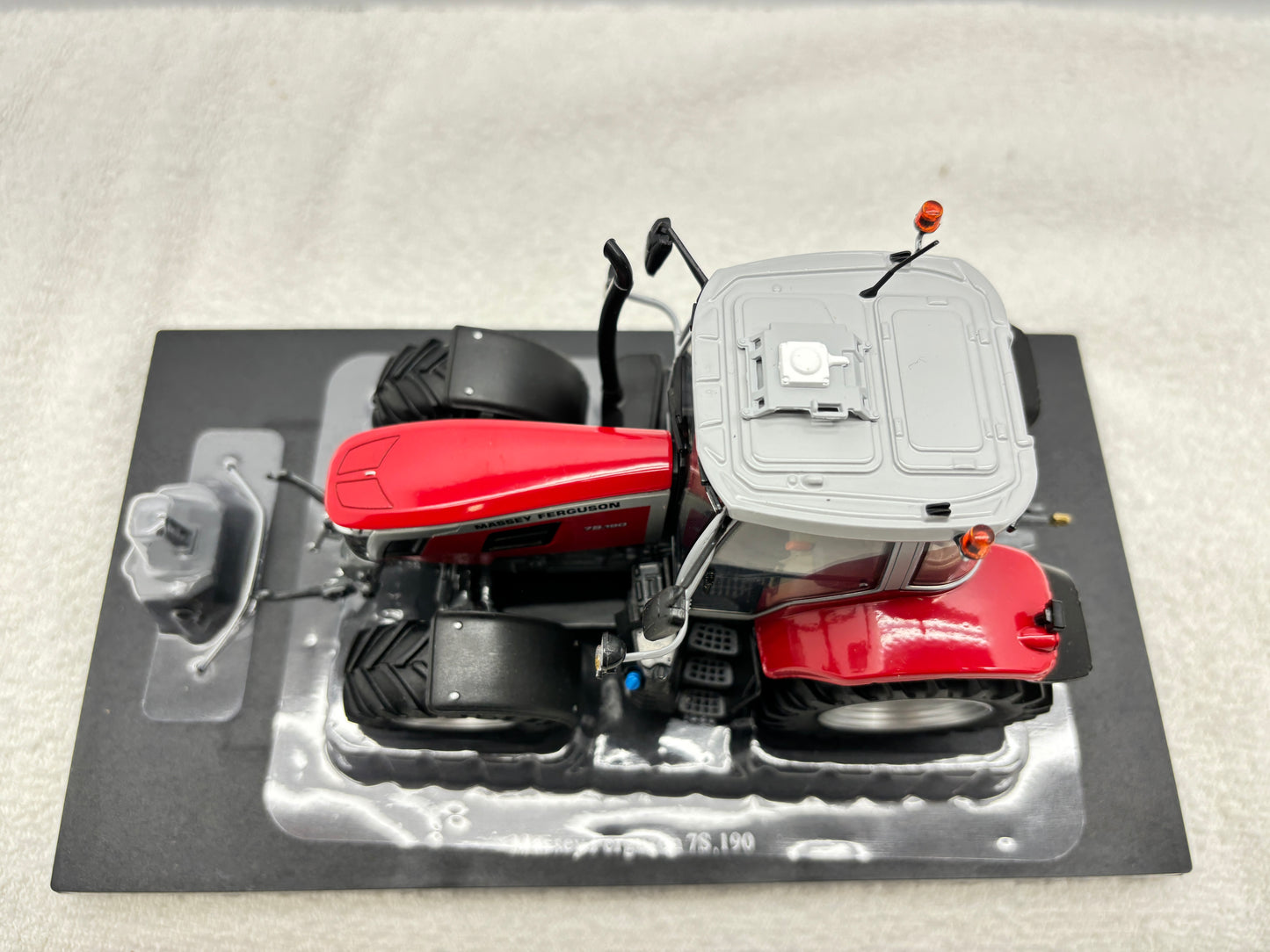 1/32 Massey Ferguson 7S.190 Red